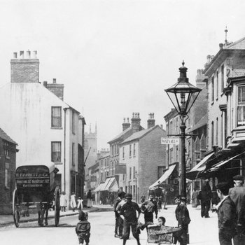 Old black and white image of High Street, Hucknall.