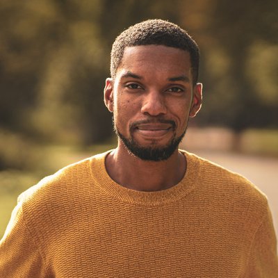 ASHLEY THORPE HEADSHOT 1.jpg