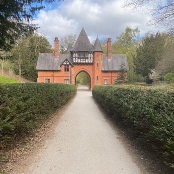 Colour image of lodge building at Bestwood country park