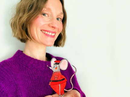 Photo of illustrator Claire Powell