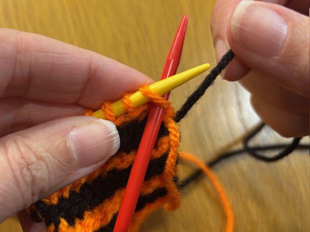 Knitting with two colours