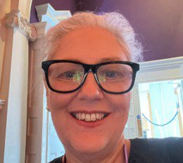 Headshot of Sing with Friends tutor, Lilla