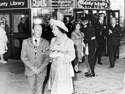 NCCW001410 Queen outside Mansfield Library CHAD.jpg