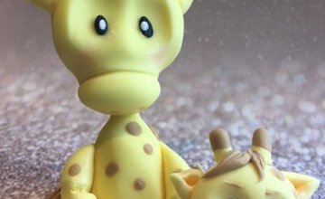 S Evans Giraffe Animal Cupcake.jpg