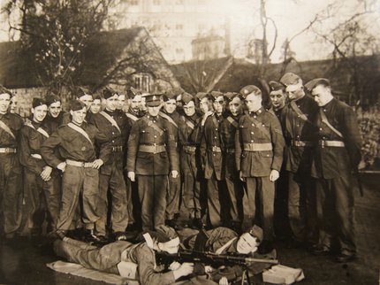 Sepia photograph of the 2/5th Sherwood Foresters Battalion