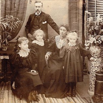 Image of a family group taken circa 1900