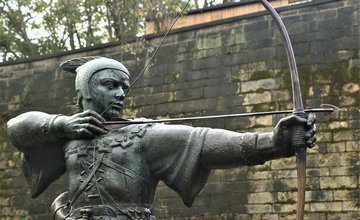 Robin hood statue