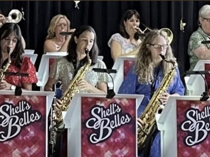 Group picture of Shell's Belles swing band
